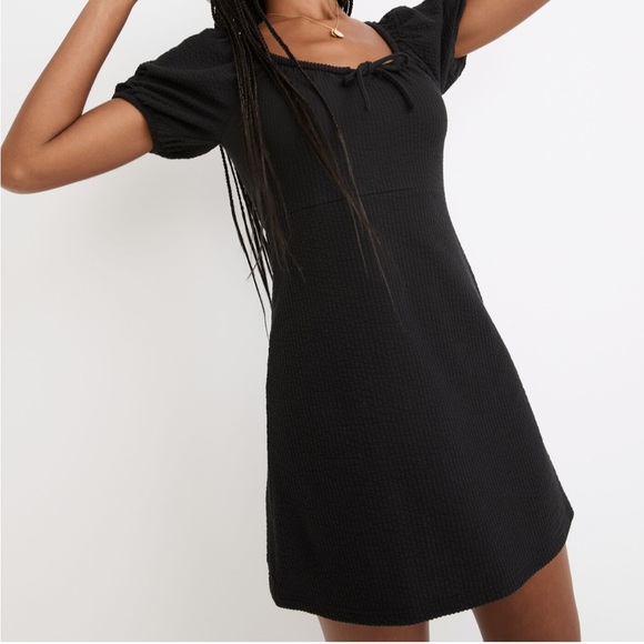 Madewell Dresses & Skirts - Madewell Seersucker Knit Puff-Sleeve Mini Dress Size M